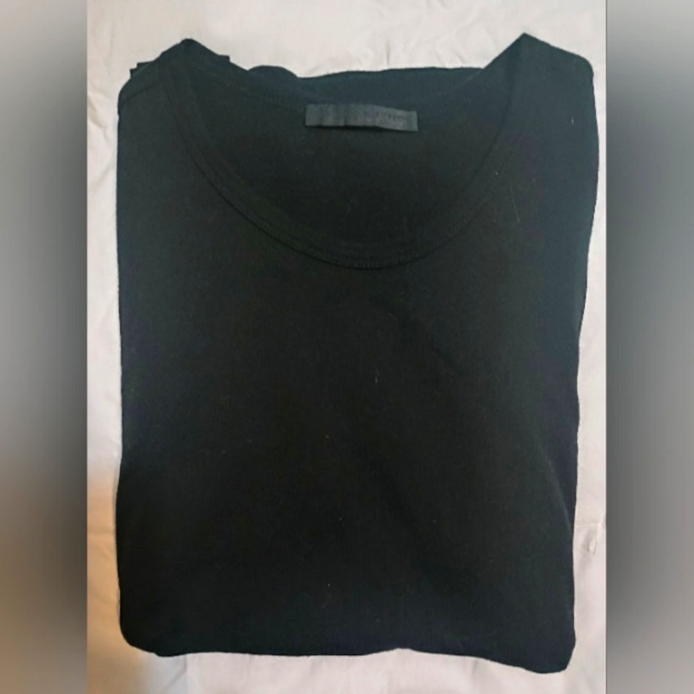 Jenni Kayne 100% cotton tee in black.Size XS.